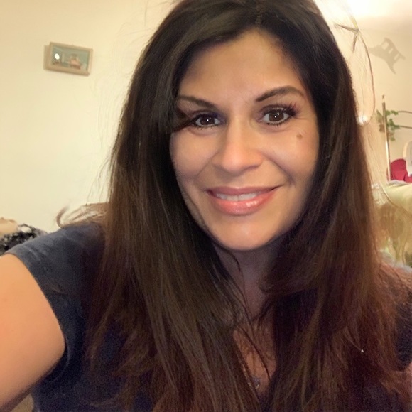 Meet your Posher, Lynnette - Picture 1 of 2